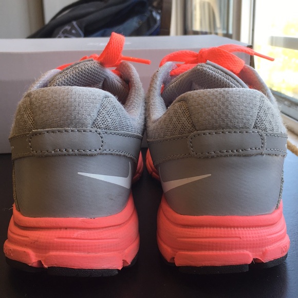 NIKE - grey and pink nike AIRS shoes - Picture 3 of 6